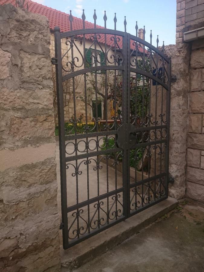 Apartman Postira Rot Exterior photo